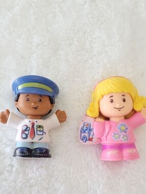Lot Of 2 Little People Figures : EMMA GIRL & AIRPLANE PILOT